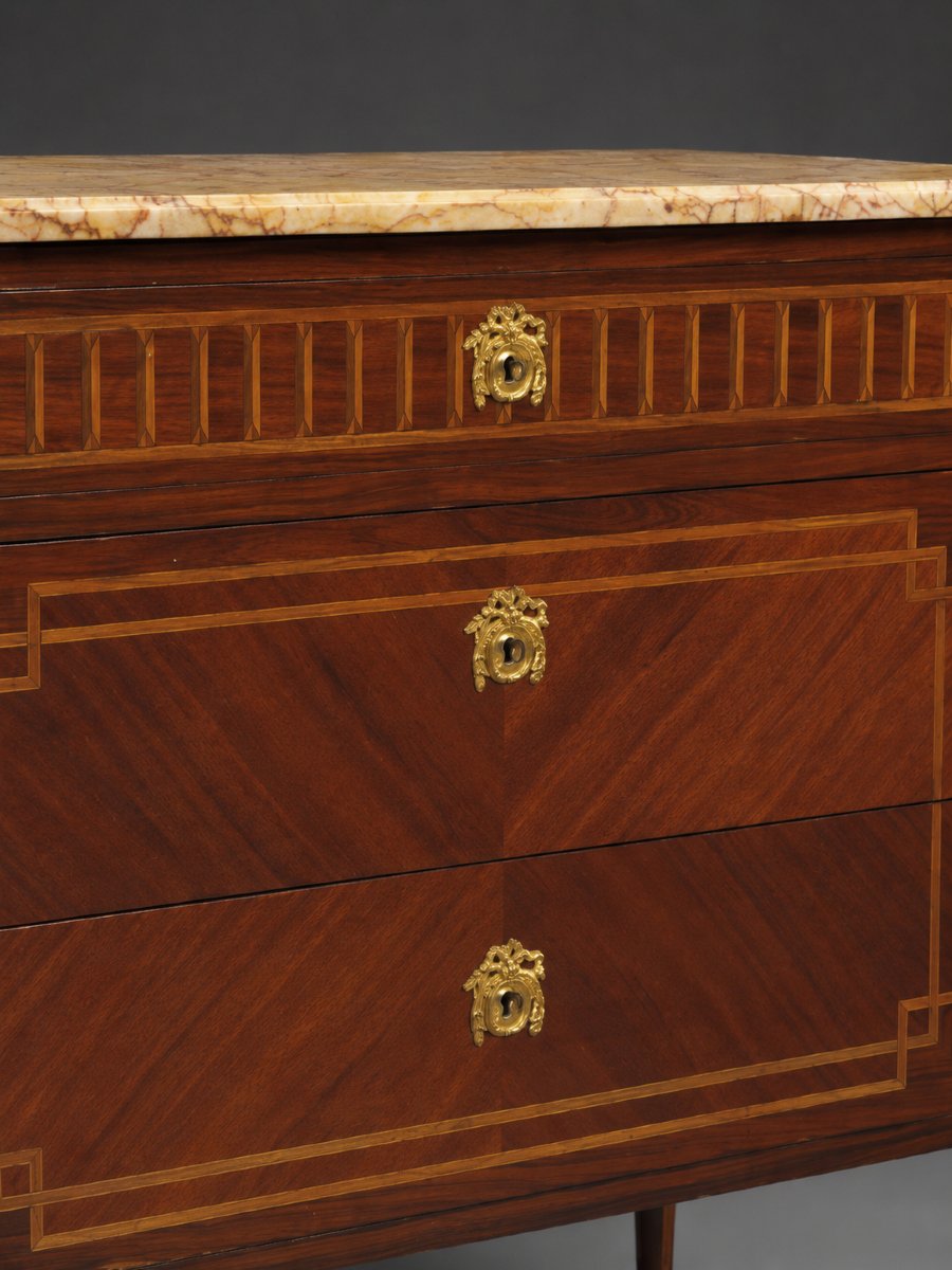 Commode De Style Louis XVI En Bois Marqueté Et Bronzes Dorés, Plateau En Marbre Veiné-photo-4