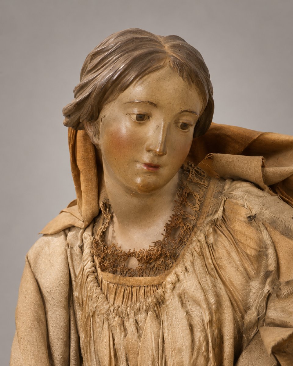 18th-century Neapolitan Nativity Madonna In Terracotta, Wood And Silk-photo-3