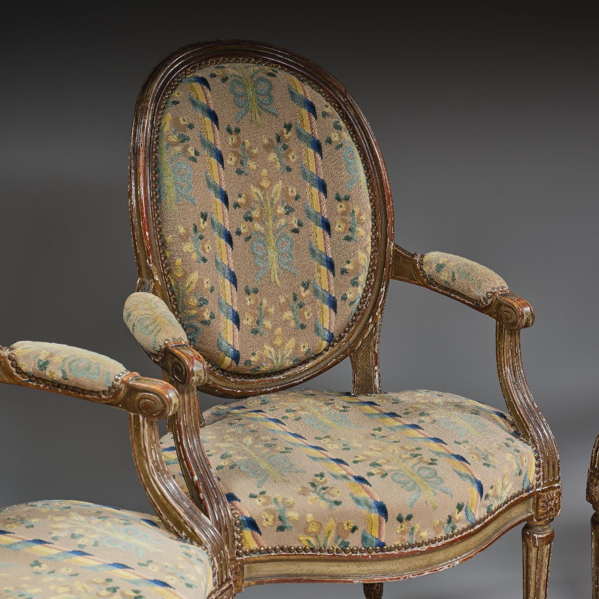 Salon de style Louis XVI, fin du XIXe siècle-photo-2