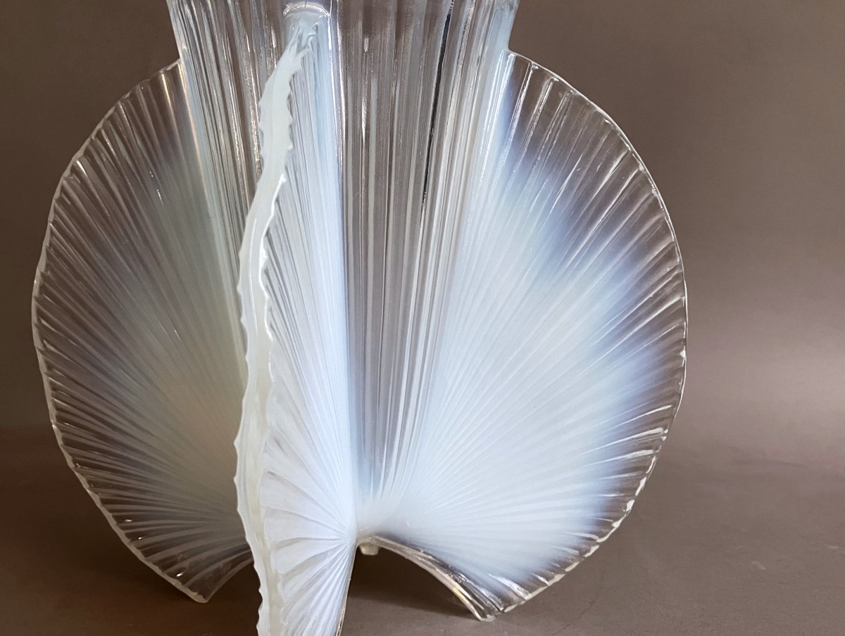 Pierre D'Avesn vase en verre opalescent Art Déco vers 1930-photo-4