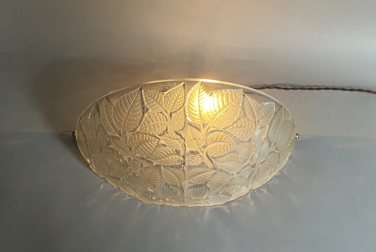 R. Lalique applique modèle "Charmes" en verre moulé à la presse d'époque Art Déco vers 1930