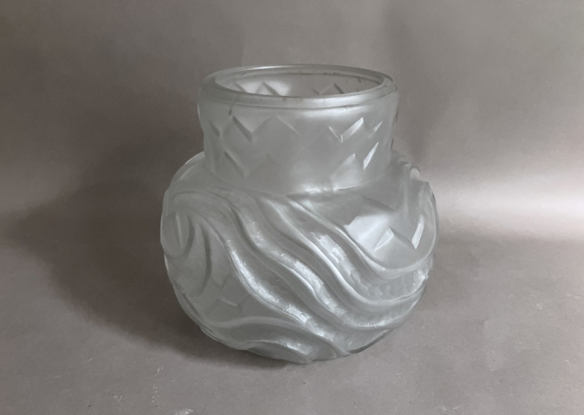 André Hunebelle et Roger Cognéville vase en verre modèle Vagues, Art Déco vers 1930