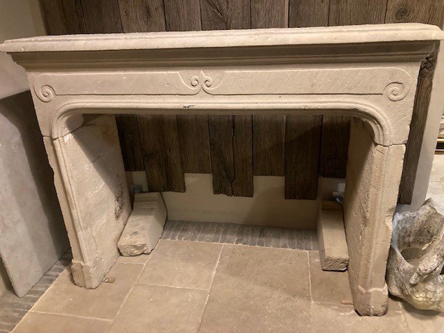19th Century French Limestone Fireplace-photo-2