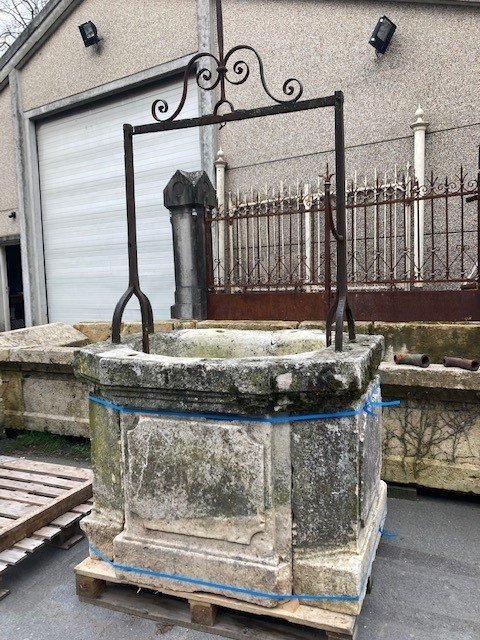 Ancien Puits à Eau En Pierre-photo-1