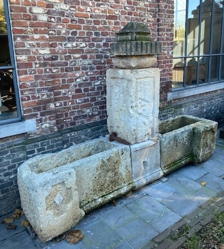 Fontaine 2 Bacs en Pierre Blanche, Année 1873