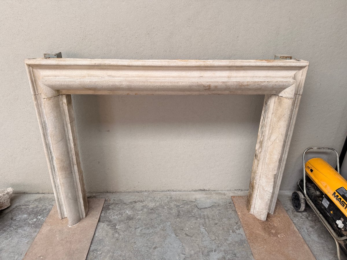 16th Century Italian Renaissance Style Limestone Fireplace-photo-3