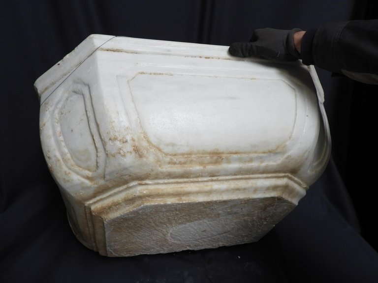 19th Century White Marble Sink-photo-2