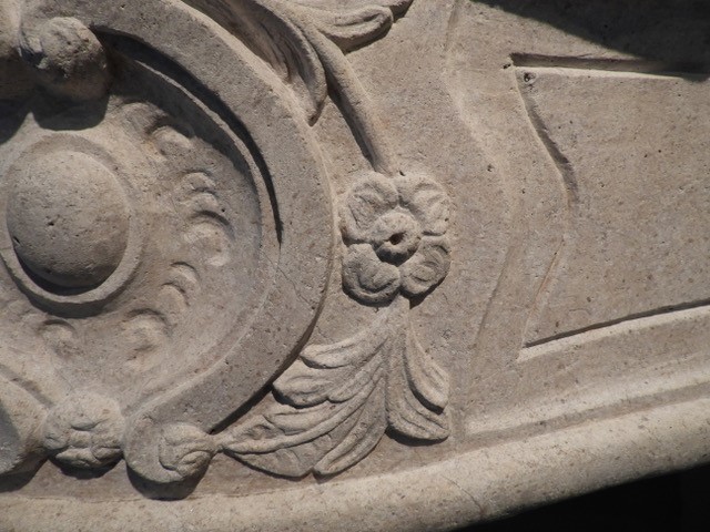 Louis XV Fireplace In Limestone-photo-3