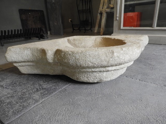 Italian Limestone Corner Sink, 18th Century-photo-3