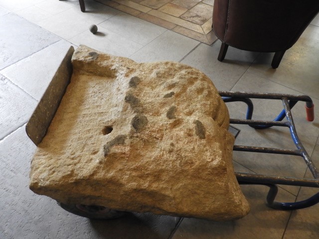 Italian Limestone Corner Sink, 18th Century-photo-5