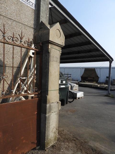 Iron Gate With 2 Stone Pillars, 19th Century-photo-2