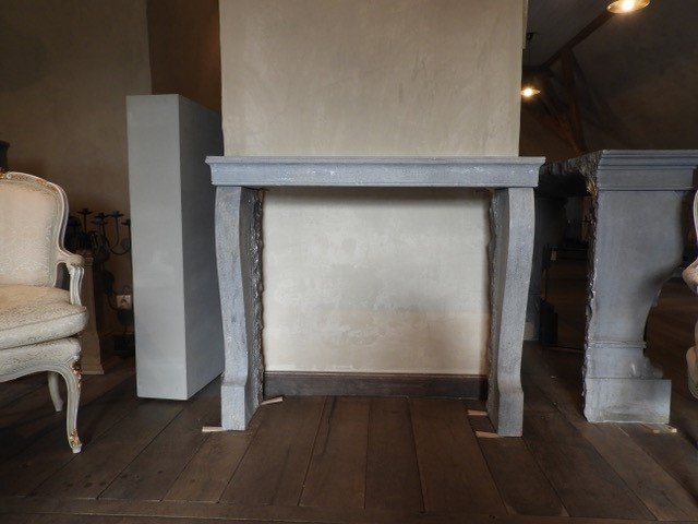 Small Fireplace In Grey Burgundy Stone, 19th Century-photo-2