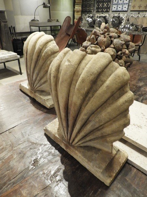 Pair Of Limestone Holy Water Fonts, 18th Century-photo-5