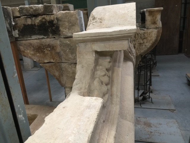 Italian Limestone Fireplace, 18th Century-photo-3