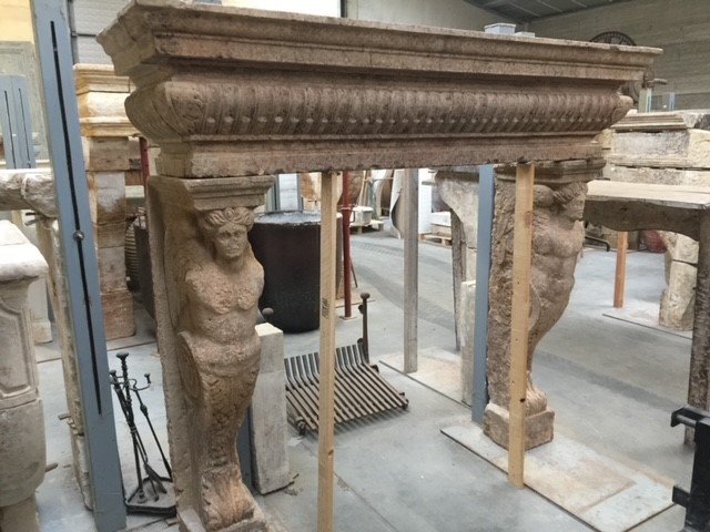 Italian Limestone Renaissance Fireplace With Caryatids, 17th Century-photo-3