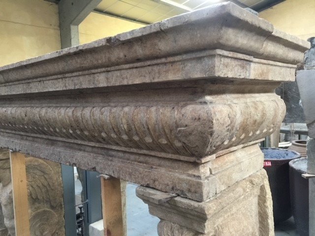 Italian Limestone Renaissance Fireplace With Caryatids, 17th Century-photo-1
