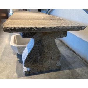 Table En Pierre