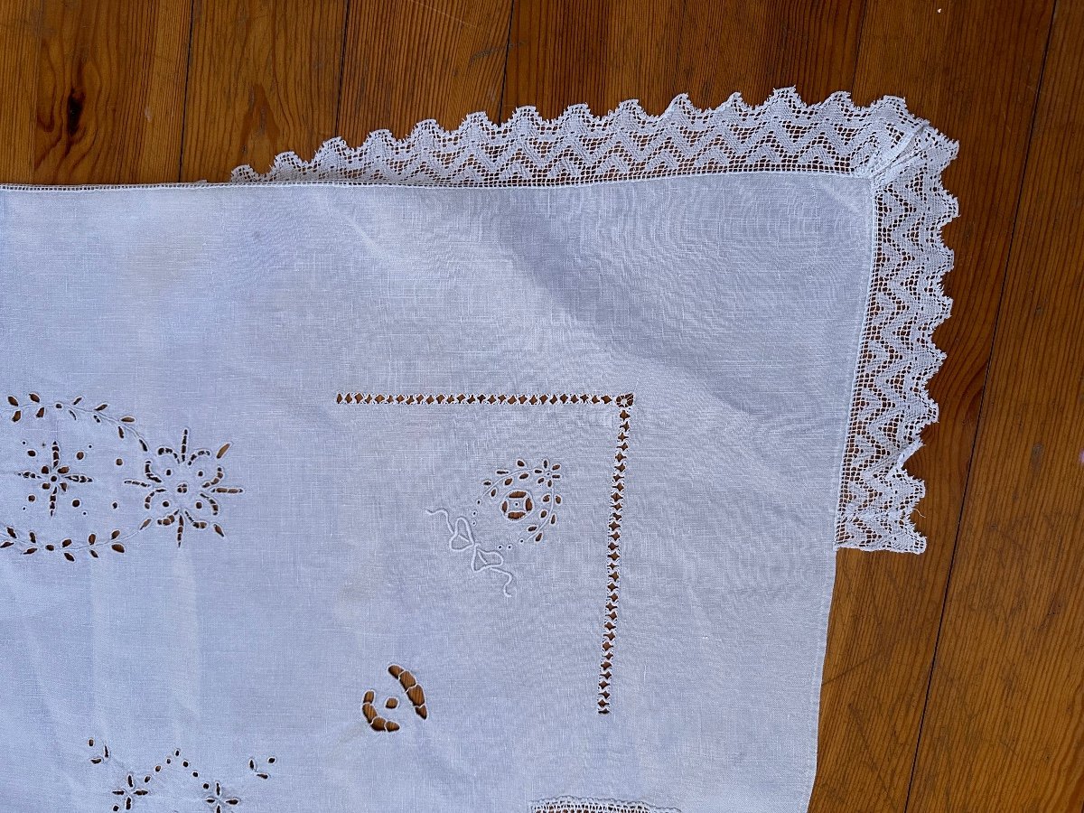 19th Century Bedspread Tablecloth Curtain Old Linen And Cotton Character Embroidery Fleurs De Lys Lace-photo-2