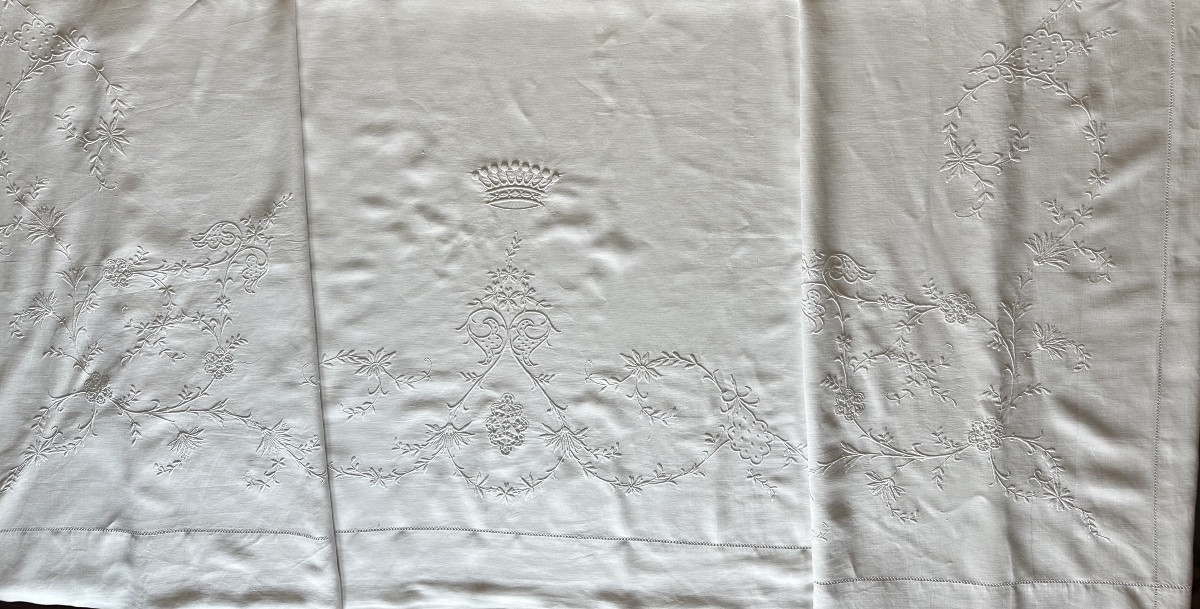 Drap de château en fil de lin Broderie Blanche – Couronne comtale brodée – XIXe siècle Nap III-photo-3