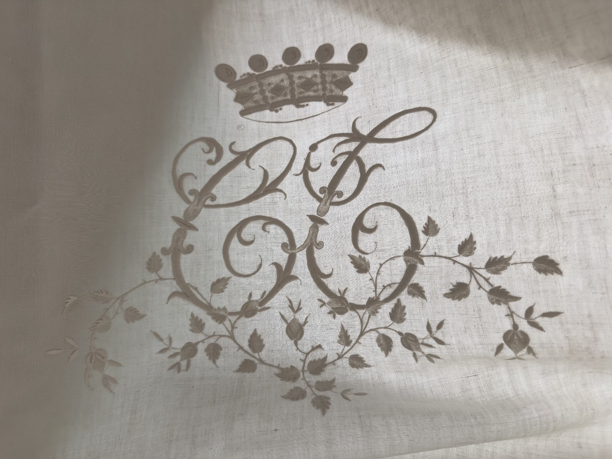 Castle Sheet In Very Light Thread With Crowned Monogram – 19th Century 249x350-photo-2