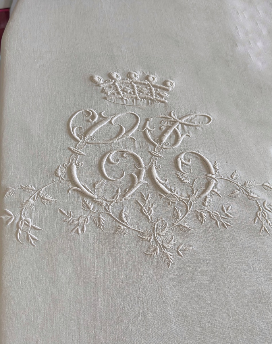 Castle Sheet In Very Light Thread With Crowned Monogram – 19th Century 249x350-photo-1