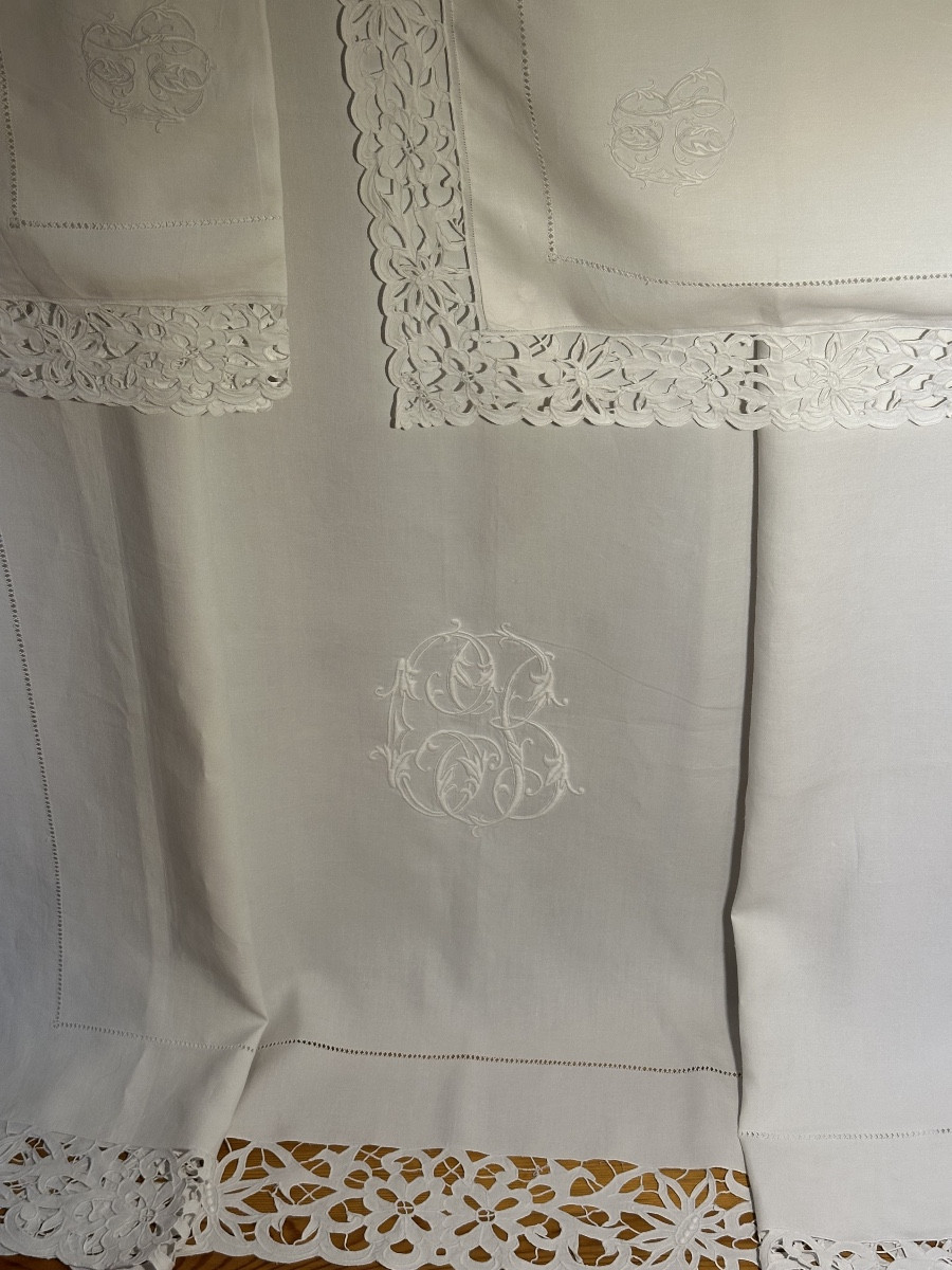 Antique Yarn Bedding Set, Richelieu Embroidery And Refined Monograms, 19th Century.240x360-photo-2