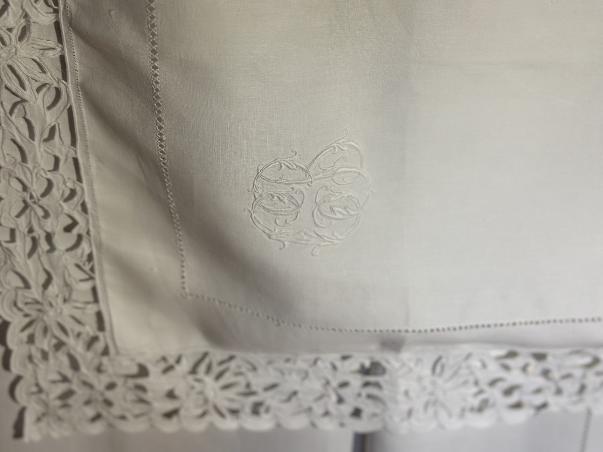 Antique Yarn Bedding Set, Richelieu Embroidery And Refined Monograms, 19th Century.240x360-photo-2