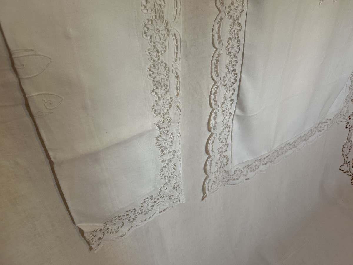 Antique Linen And Thread Set With Floral Richelieu Embroidery And Dg Belle époque Monograms 228x316-photo-3