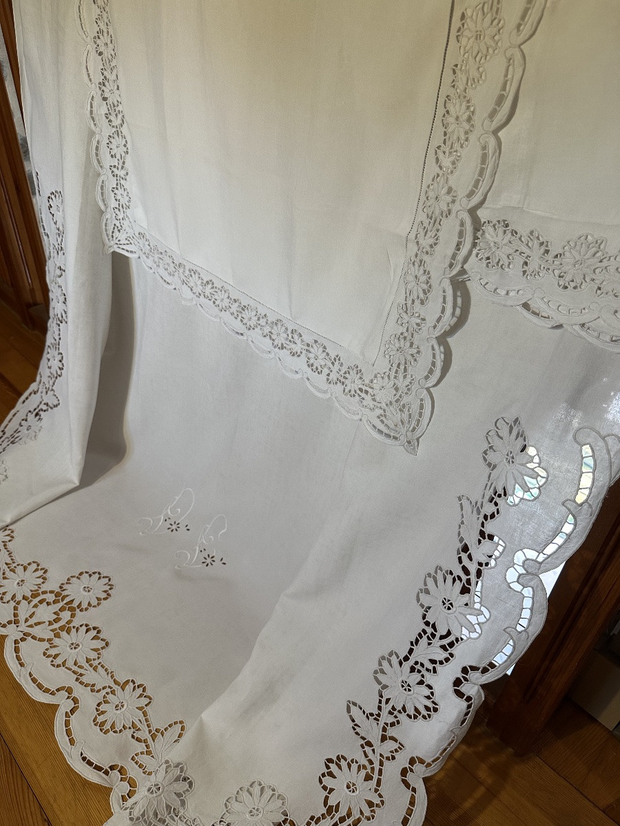 Antique Linen And Thread Set With Floral Richelieu Embroidery And Dg Belle époque Monograms 228x316-photo-3