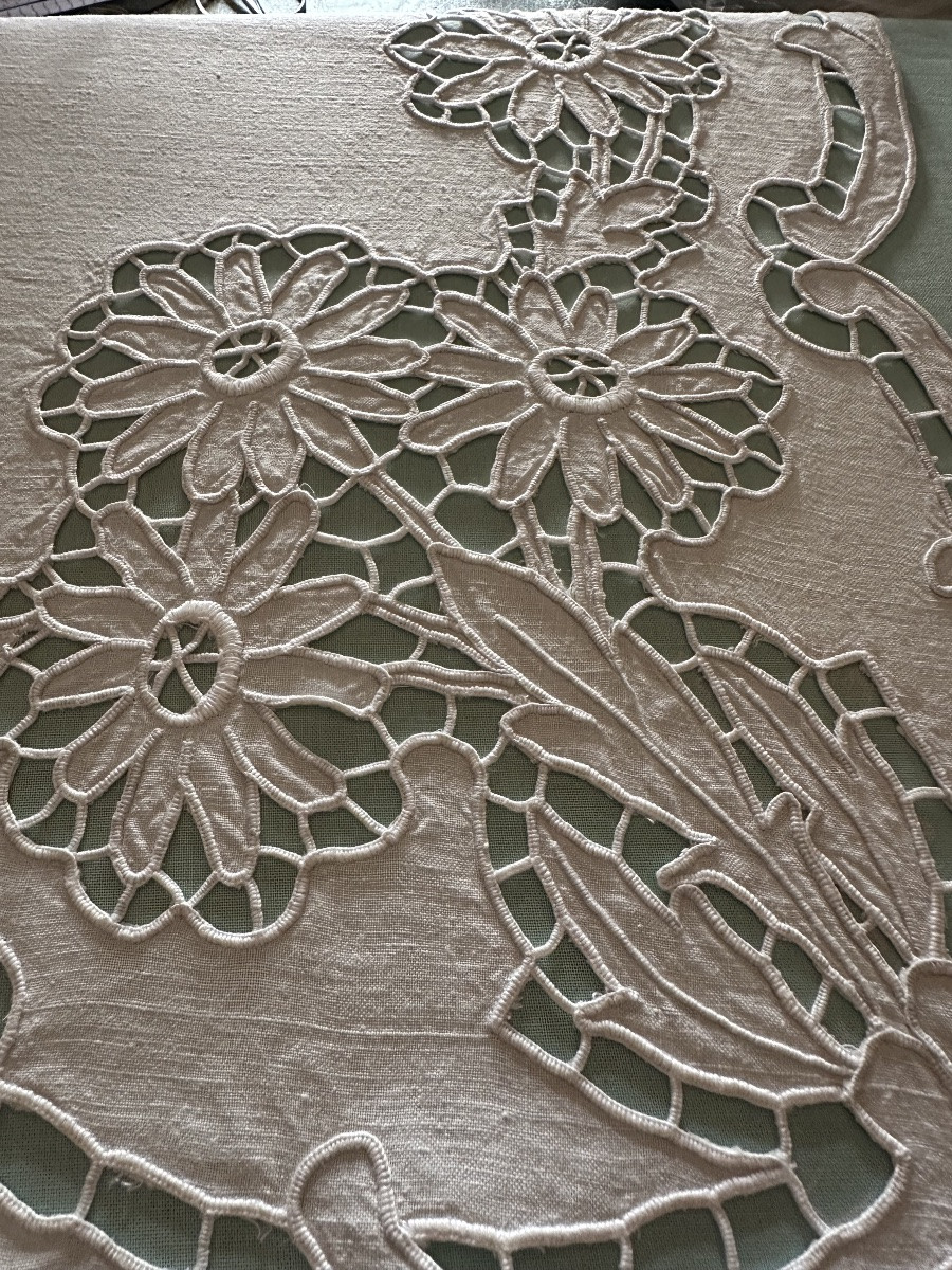Antique Linen And Thread Set With Floral Richelieu Embroidery And Dg Belle époque Monograms 228x316-photo-6