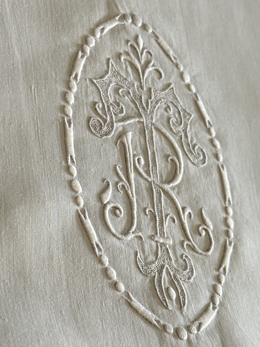 Drap XIXᵉ en fil de lin découverte 100 cm brodée main Monogramme fleurs de lys plumetis 240x340-photo-4