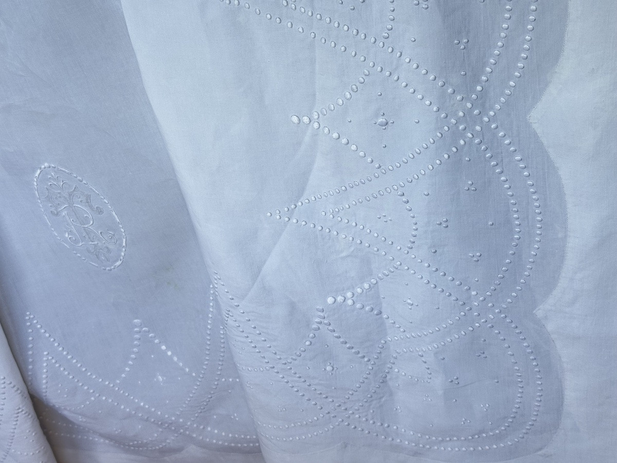 Drap XIXᵉ en fil de lin découverte 100 cm brodée main Monogramme fleurs de lys plumetis 240x340-photo-7