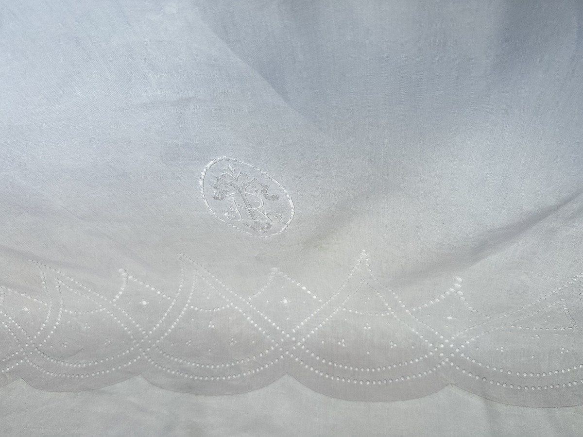 Drap XIXᵉ en fil de lin découverte 100 cm brodée main Monogramme fleurs de lys plumetis 240x340-photo-8