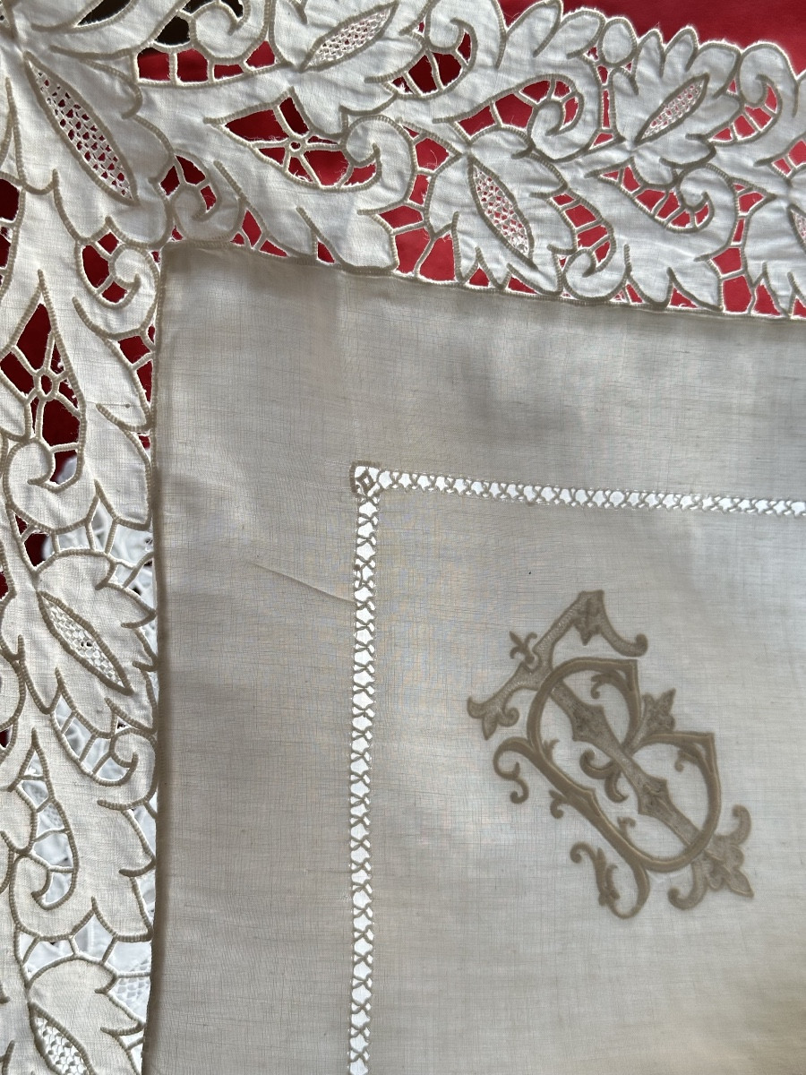 Antique – Pair Of Linen Thread Pillowcases, Richelieu Embroidery And Bt Monogram, 19th Century 