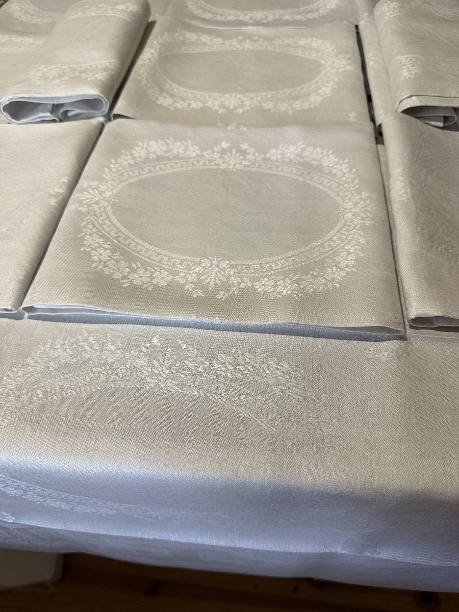 12 Serviettes anciennes damassées soie XIXᵉ siècle broderie d’armoiries  monogramme ancien