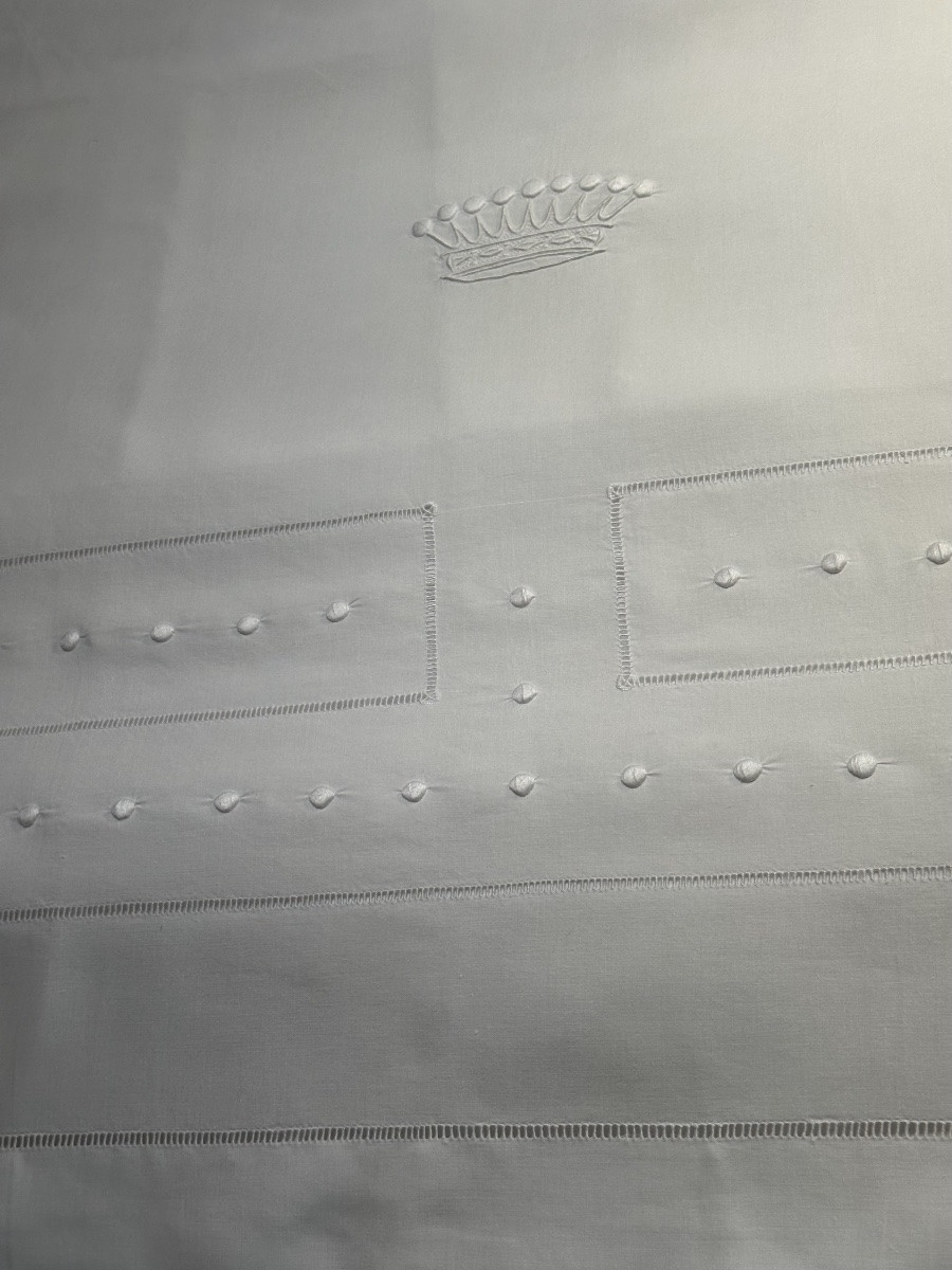Large Antique Castle Drape – Very Fine Linen Thread, Hand-embroidered Crown And Plumetis Detail-photo-3