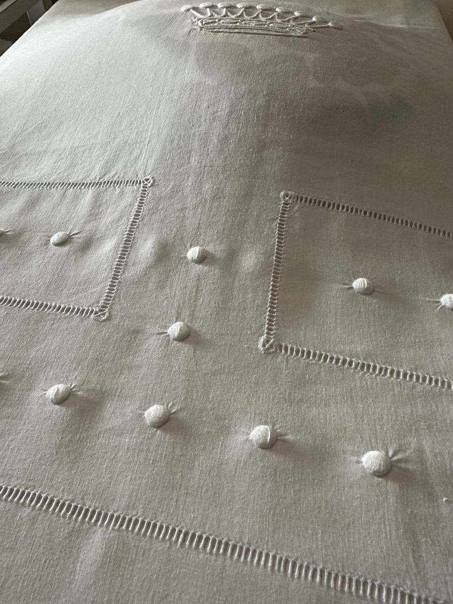 Large Antique Castle Drape – Very Fine Linen Thread, Hand-embroidered Crown And Plumetis Detail-photo-3