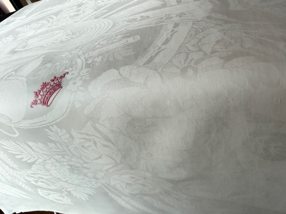 Reception Tablecloth 436 X 240 Cm In Pure Linen Damask With Cherub Medallions And A Crown-photo-4