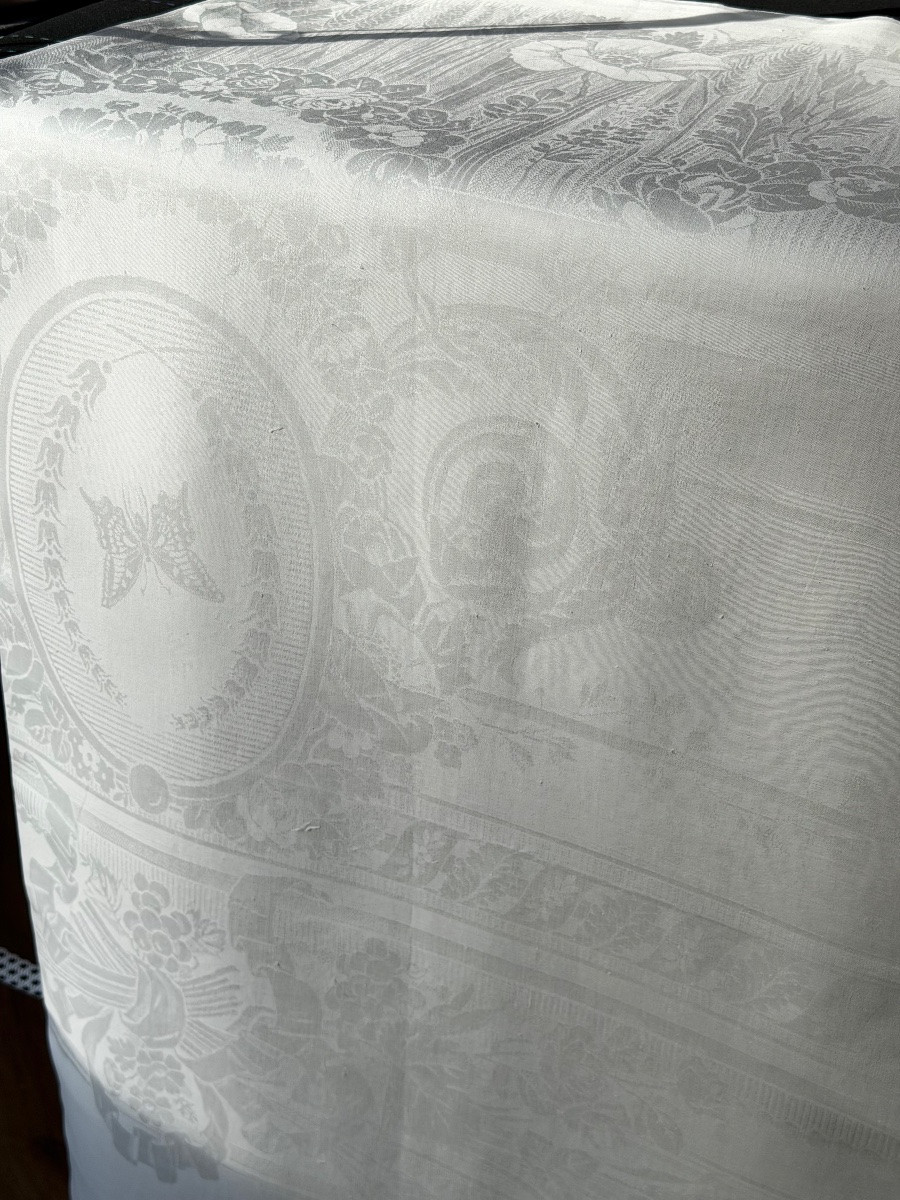 Reception Tablecloth 436 X 240 Cm In Pure Linen Damask With Cherub Medallions And A Crown-photo-7