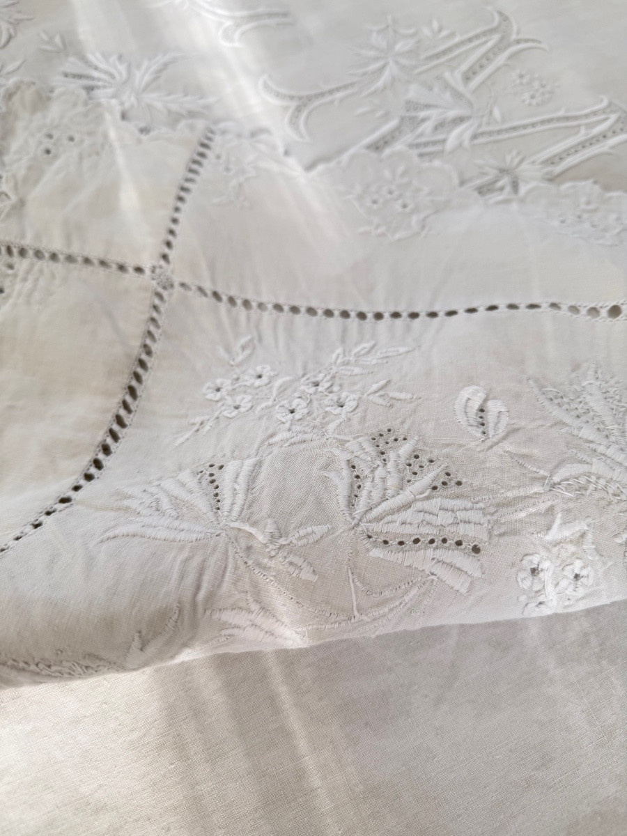 drap de mariage broderie blanche festonné  fil de lin, monogramme CM  fin XIXe siècle 236x350-photo-2
