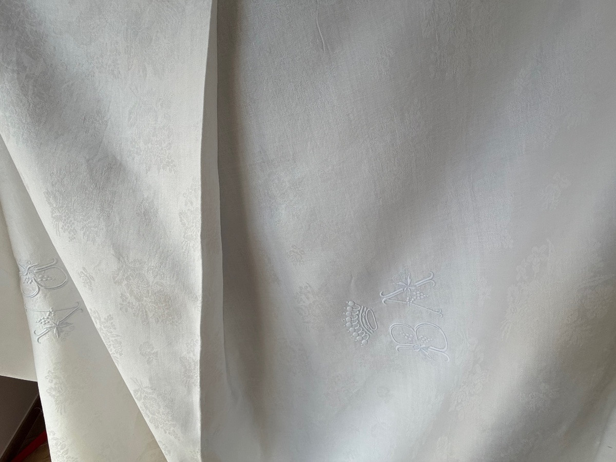 Large Antique Linen Damask Tablecloth, 346 X 133 Cm, Decorated With Birds And A Crowned Monogram Ab.-photo-1