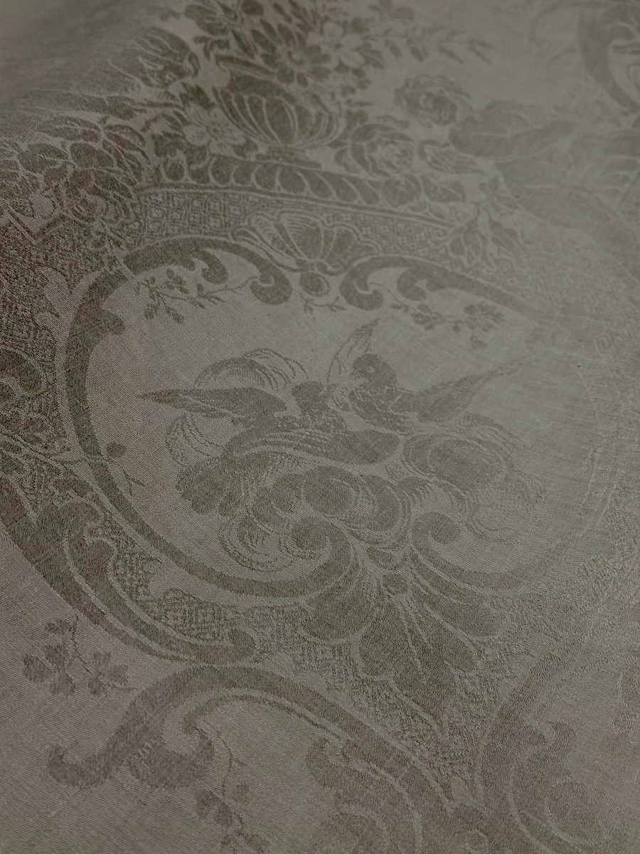 nappe ancienne 540 x 245 cm et 14 serviettes en damassé de lin et soie, décor figuratif angelot-photo-4