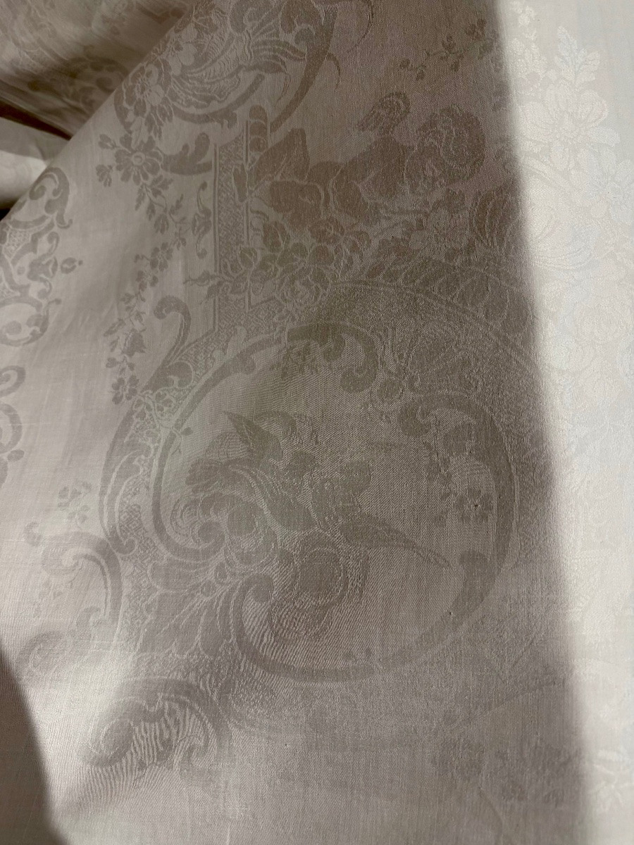 nappe ancienne 540 x 245 cm et 14 serviettes en damassé de lin et soie, décor figuratif angelot-photo-6