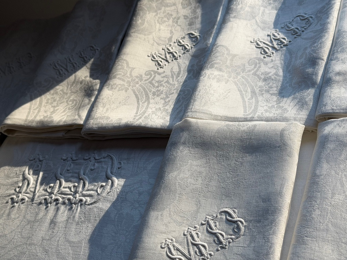 nappe ancienne 540 x 245 cm et 14 serviettes en damassé de lin et soie, décor figuratif angelot-photo-2