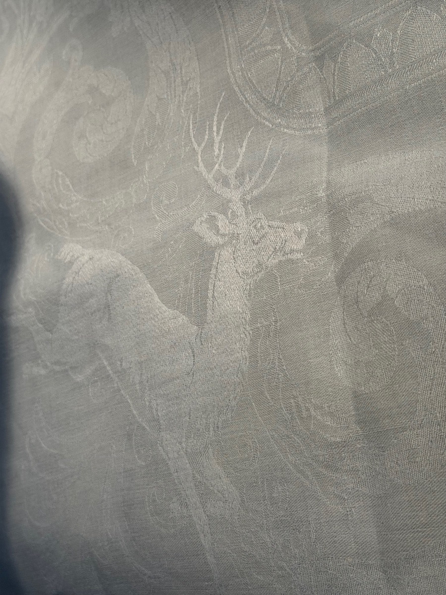 Antique Linen And Silk Damask Tablecloth With A Hunting Scene – Figurative Scene – 19th Century -photo-3