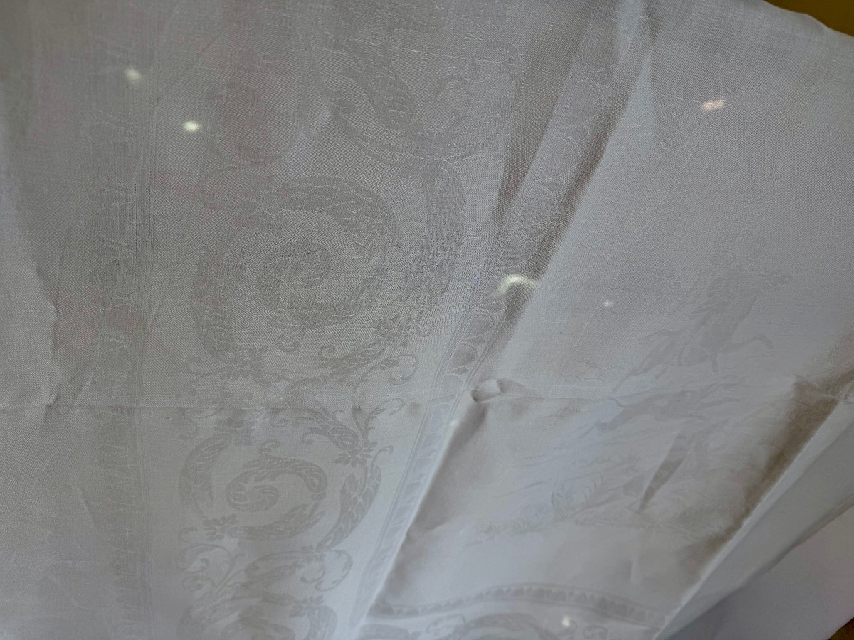 Antique Linen And Silk Damask Tablecloth With A Hunting Scene – Figurative Scene – 19th Century -photo-2