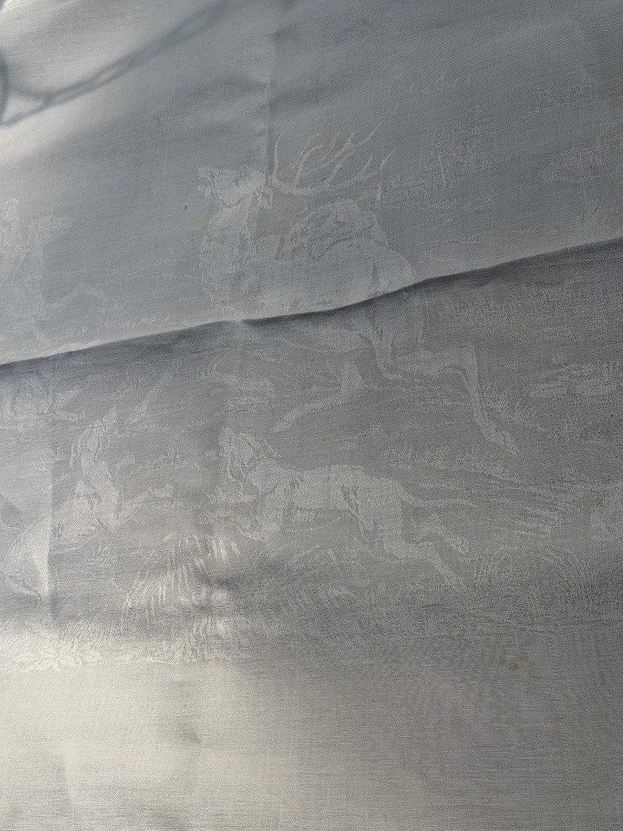 Antique Linen And Silk Damask Tablecloth With A Hunting Scene – Figurative Scene – 19th Century -photo-7