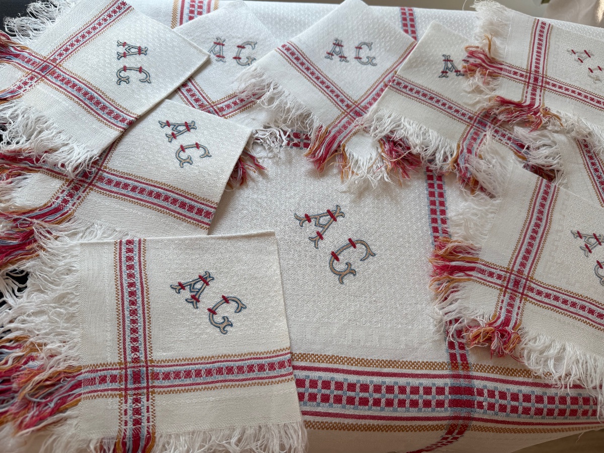 Ancienne nappe à thé  damassée et ses 9 serviettes – Monogramme AG – Napoléon III / XIXᵉ siècle