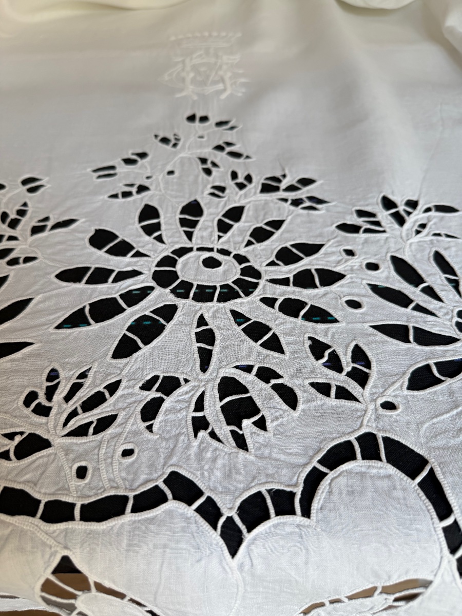 Antique Linen Sheet, "mc" Monogram Beneath A Count's Crown, Richelieu Embroidery, Late 19th Century, 240x350-photo-3