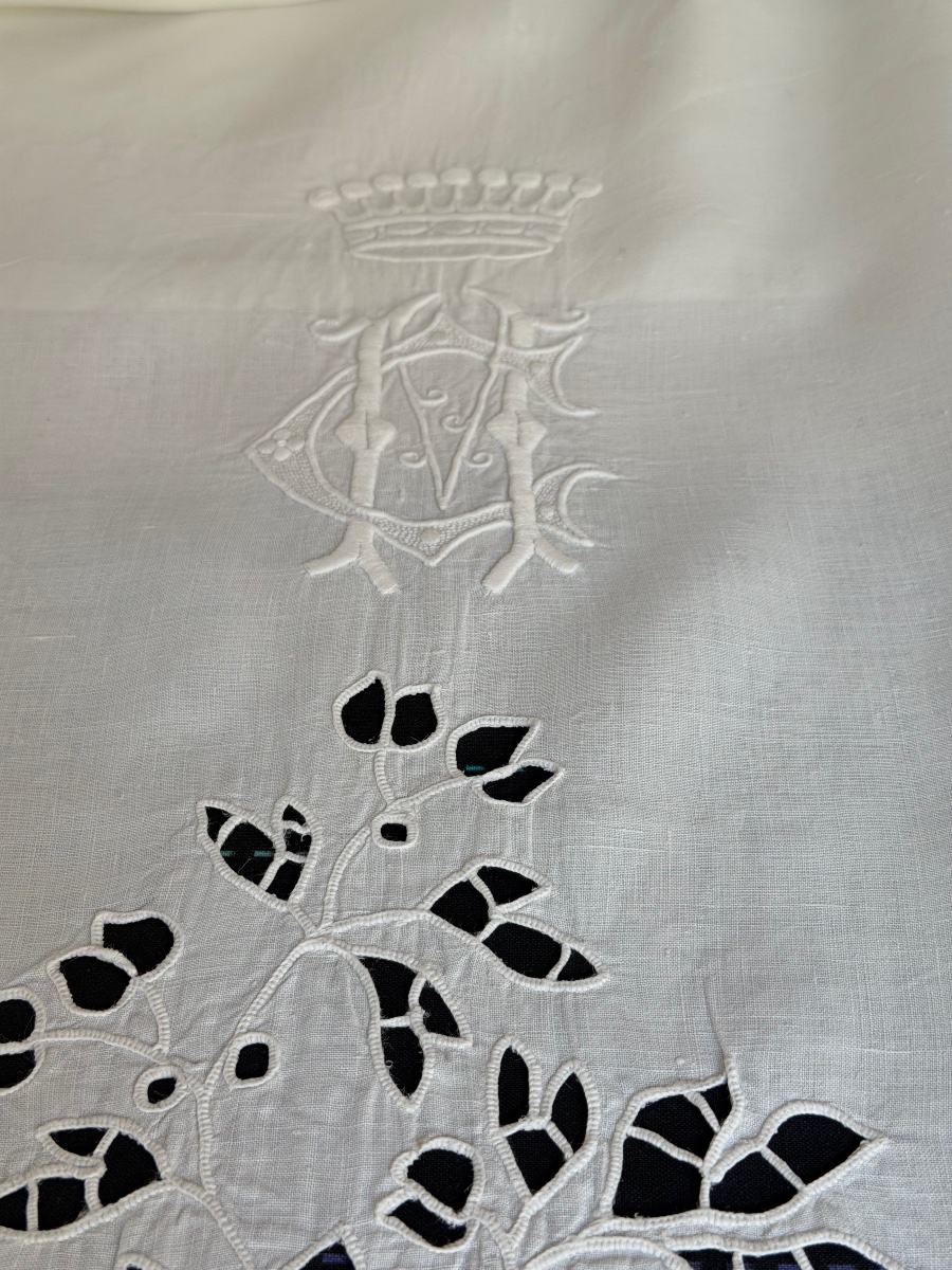 Antique Linen Sheet, "mc" Monogram Beneath A Count's Crown, Richelieu Embroidery, Late 19th Century, 240x350
